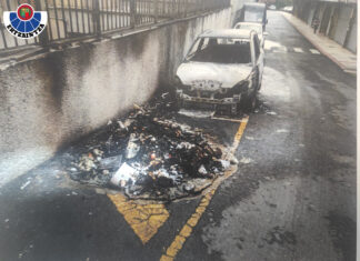 Investigado un hombre en Balmaseda por el incendio provocado de un vehículo y nueve contenedores