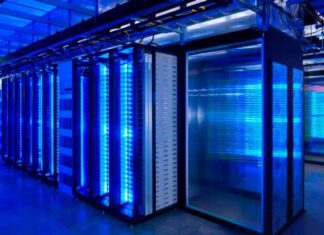 ¿Cómo garantiza el sistema de alimentación ininterrumpida el funcionamiento continuo de los centros de datos?