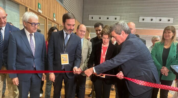 Nerea Melgosa, en el encendido de la XXIII Feria Andaluza de Primavera de Vitoria-Gasteiz