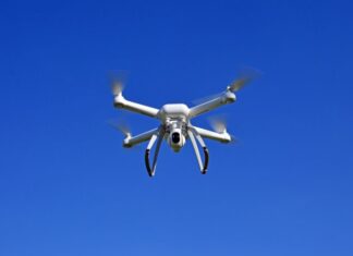 Udaltzaingoak gogorarazi du hirian dron bat erabiltzeko baimena eskatu behar dela