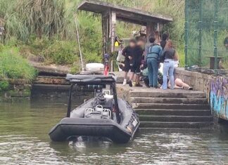 Socorrida una menor que pretendía arrojarse al agua de la ría de Bilbao