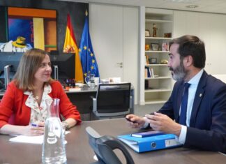 Javier Hurtado sailburuak eta Amparo López Senovilla Merkataritzako estatu-idazkariak merkataritzaren arloan koordinatutako lanak partekatu dituzte