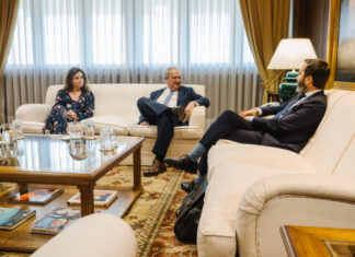 Javier Hurtado sailburua eta Jordi Hereu ministroa gaur elkartu dira turismo jasangarria sustatzen eta elkarlana bultzatzen jarraitzeko konpromisoa hartuta