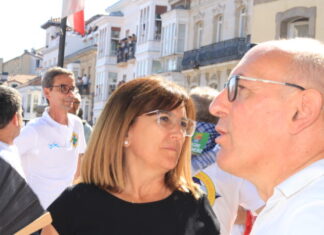 Amaia Barredok Gasteizko Andra Mari Zuriaren jaiak zoriondu ditu «bereziki 61 kontzejuetan bizi direnak, lehen sektorearekin lotura duten»