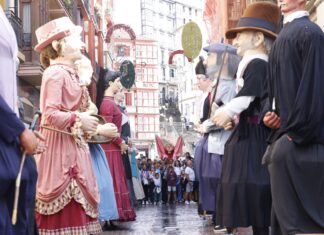 Los gigantes y cabezudos recorrerán las calles de Bilbao todas las mañanas durante Aste Nagusia