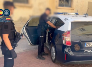 Detenido por lucrarse al extorsionar a personas con difundir contenido sexual tras una denuncia en Gipuzkoa