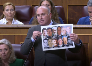 Las víctimas de ETA muestran su indignación por el uso de una fotografía en el Congreso