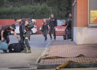 Bizkaia envía un nuevo equipo de bomberos y bomberas para relevar a los efectivos desplegados en Valencia tras la DANA