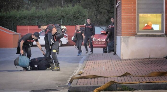 Bizkaia envía un nuevo equipo de bomberos y bomberas para relevar a los efectivos desplegados en Valencia tras la DANA