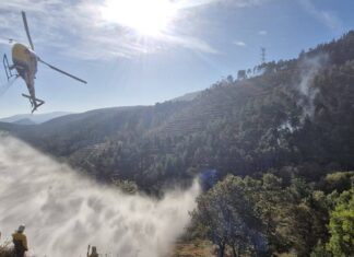 Bizkaia fortalece su capacidad de respuesta ante incendios forestales con maniobras de descarga desde helicóptero