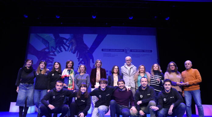 Basoak berreskuratzeko, mural komunitarioa sortzeko, gazte euskaldunen sarea eratzeko eta dibertsitate funtzionala duten pertsonak eta bularreko minbizia duten emakumeak sendatzeko talde-ontziaren proiektuak, Elkarlan Sarietako irabazleak