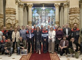 Bizkaia reconoce la labor de sus bomberas y bomberos desplazados a la Comunitat Valenciana por la emergencia de la DANA