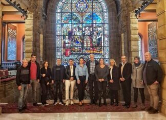 La diputada de Movilidad, Turismo y Ordenación del Territorio refrenda el compromiso de su departamento con los ayuntamientos pequeños