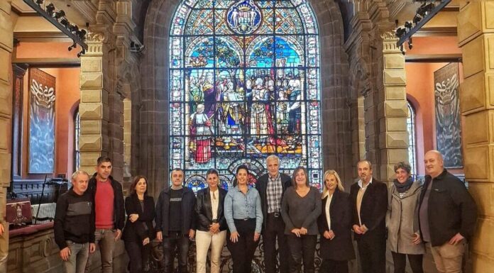 La diputada de Movilidad, Turismo y Ordenación del Territorio refrenda el compromiso de su departamento con los ayuntamientos pequeños