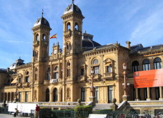 Donostiak Bizitegi Merkatu Tentsionatutako Eremu izendatua izateko eskaera egin du