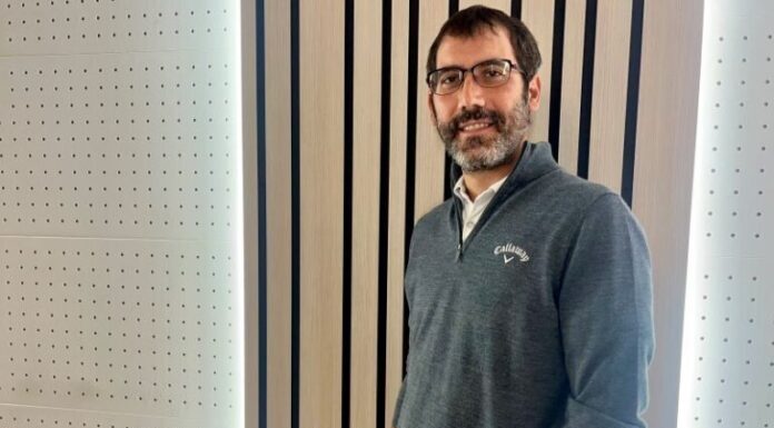 CTA hidrogeno bidezko hegazkinaren fuselajearekin ari da lanean