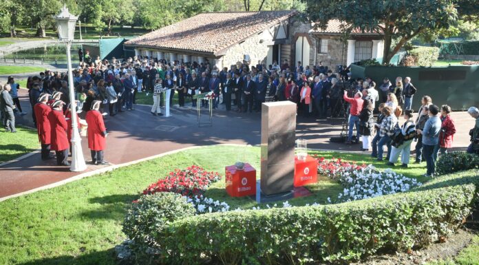 Bilbao rinde homenaje a todas las víctimas del terrorismo de la violencia política en el ‘Día de la Memoria’