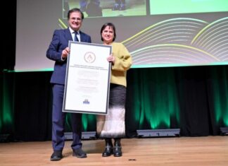 Uribeko ESI-ak Euskalit kudeaketa aurreratuaren aintzatespena lortu du