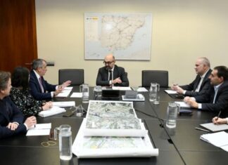 Chivite kontseilariak ADIFi helarazi dizkio Nafarroako AHTren trenbide-korridorearen lehentasunak