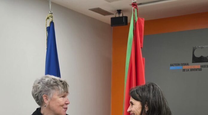 Nerea Melgosa sailburua Grainne O’hara ACNURek Espainian duen ordezkari berriarekin elkartu da Bilbon