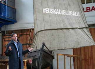 El lehendakari sostiene que Euskadi «debe pasar de ser un País que sale al mundo, a un País que juega la partida en el mundo”