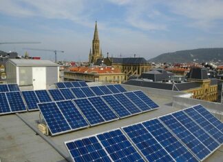 Donostiak 53 instalazio fotovoltaiko ditu udal eraikinetan jarrita