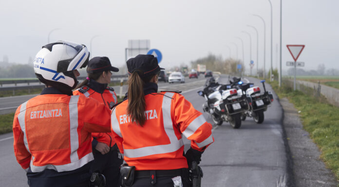 Eusko Jaurlaritzak trafiko zaintzeko eta kontrolatzeko 32 kanpaina egingo ditu, istripu larriak eragiten dituzten arrisku-portaerak prebenitzeko