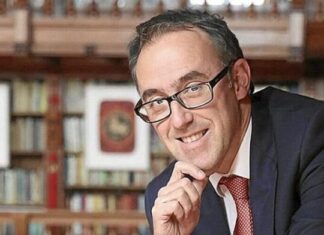 Gobernu Kontseiluak Javier Arrieta Deustuko Unibertsitateko katedraduna Segurtasun saileko Giza Baliabideen zuzendari izendatzea onartu du