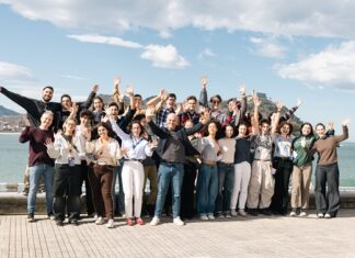 European Youth Parliament taldeko gazteen topaketa Donostian