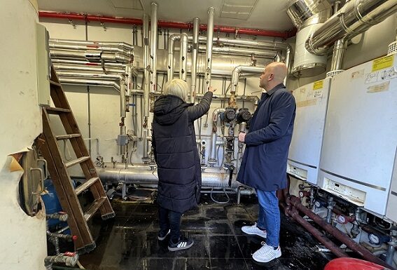 Uliako aterpetxean biomasa-galdara instalatzen hasi dira
