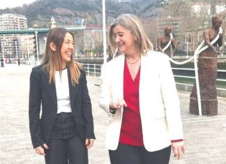 Carmen Mijangos, asociación Mujeres con Voz y el proyecto Musika eta zure begirada de eCivis, premios Zirgari a la igualdad 2025