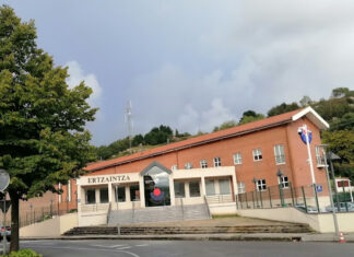 Detenido un joven de 18 años como presunto autor de una agresión con arma blanca en Sondika