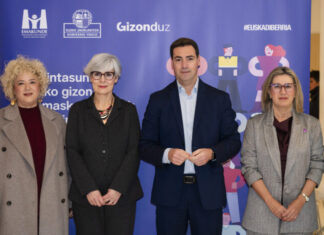 Euskal gizon gehienek zalantzan jartzen dute maskulinitate tradizionala, baina erdiak baino gehiagok ez du berdintasunezko eredurik praktikan jartzen