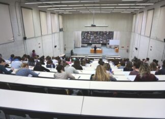 Nafarroako Gobernuak 51 plaza deitu ditu Arlo Juridikoko Administrazio Publikoko teknikari posturako