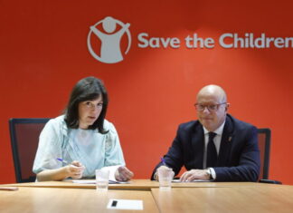Nafarroako Gobernuak eta Save the Childrenek hitzarmena sinatu dute Foru Komunitatean eskola-errepikapena prebenitzeko eta murrizteko