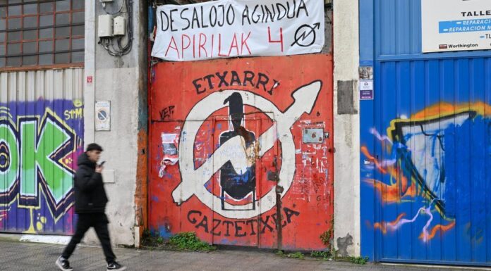 La Ertzaintza logra desalojar el gaztetxe Etxarri e identifica a cuatro personas