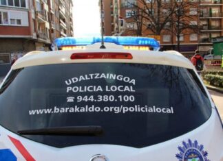 Barakaldoko Udaltzaingoak bi gizon atxilotu ditu Lutxanan ibilgailu batean indarrez lapurtzeagatik