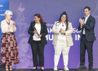 Dos asociaciones que impulsan el empoderamiento de las mujeres musulmanas y gitanas reciben el Premio Emakunde a la Igualdad