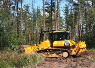 La Diputación Foral de Bizkaia incorpora una nueva bulldozer para reforzar la prevención y extinción de incendios forestales