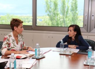Chivite Lehendakariak eta Beatriz Corredorrek Nafarroan azpiegitura elektrikoa indartzeko eta industria-garapen berriak bultzatzeko egiten ari diren inbertsioak aztertu dituzte