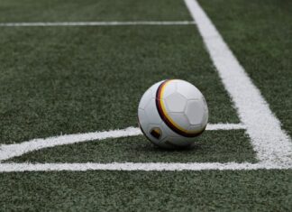 Nafarroako Gobernuak laguntzen deialdia egin du 11ko futbol zelaietan belar naturalaren ordez artifiziala jartzeko
