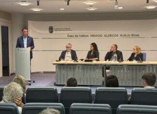 Euskadiko zaintza eredua «eraldatzeko» konpromisoa berretsi du Torres Lehendakariordeak