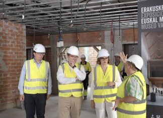 Euskal Museoa Bilbao instala el “tronco ingrávido” del edifico Misericordia en la recta final de su remodelación integral