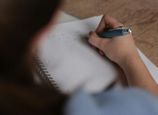 Hezkuntzak 6,8 milioi bideratuko ditu 2025/2026 ikasturtean ikasle behartsuen eta itunpeko sarearen laguntza-premia espezifikoak dituztenen arreta bermatzera
