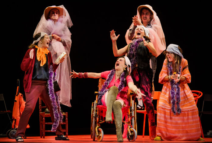 300725-CUL-Festival-de-Olite-1-Ninas-de-Cadiz-696x472-1