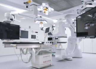 Nafarroako Ospitale Unibertsitarioak kirurgia robotikoko ekipoa izango du 2026an