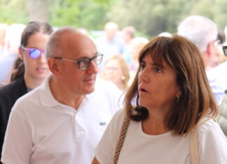 Amaia Barredo: «Angosto bezalako nekazaritza eta abeltzaintza azokek zero kilometroko produktuak baloratzen dituzte eta landa ingurunearen eta mendien balioa babesten irakasten dute»