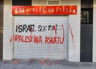Pintadas en la sede socialista de Tolosa