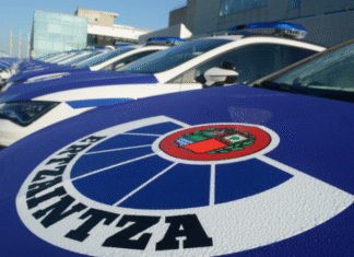 Desarticulado un grupo itinerante especializado en el robo del «abrazo solidario» en Durangaldea