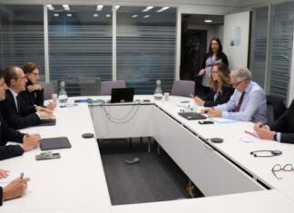 «Funtsezkoa da eskumen fiskalak dituzten eskualdeek ahots propioa izatea Europan», nabarmendu du Bruselako Noël d’Anjou sailburuak